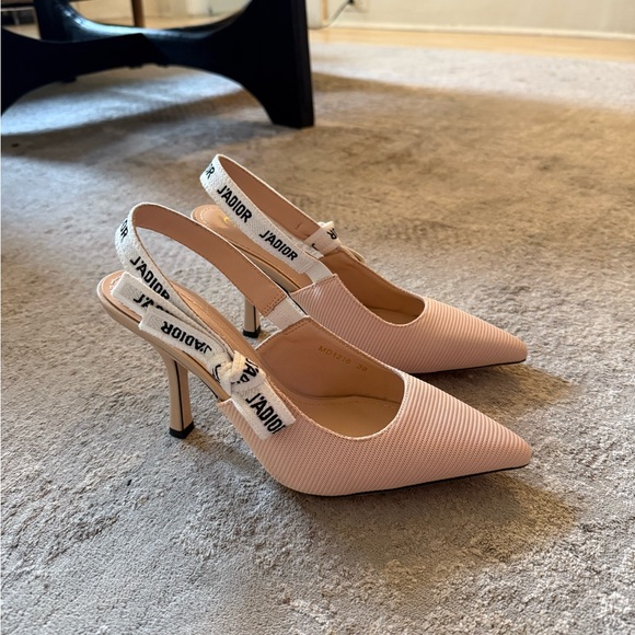 J'Adior Slingback Pump
Nude Technical Fabric - Picture 1 of 5